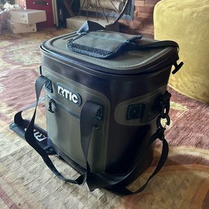 RTIC cooler (20 can soft pack cooler)